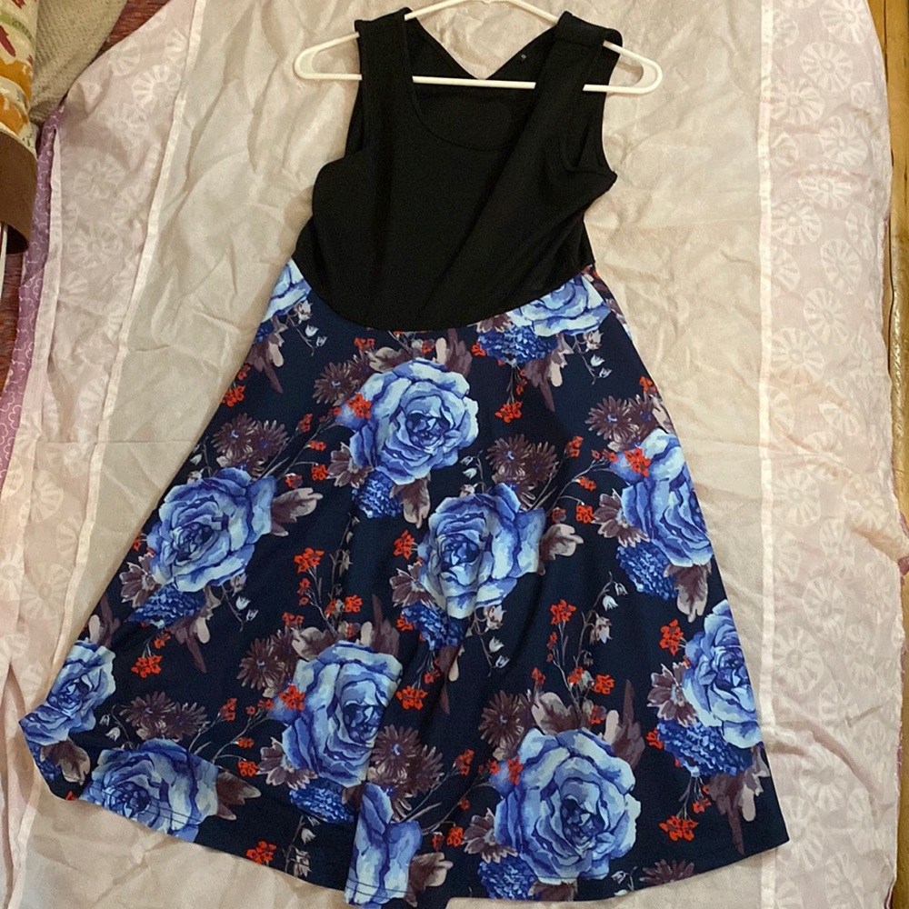Multicolored dress with pockets